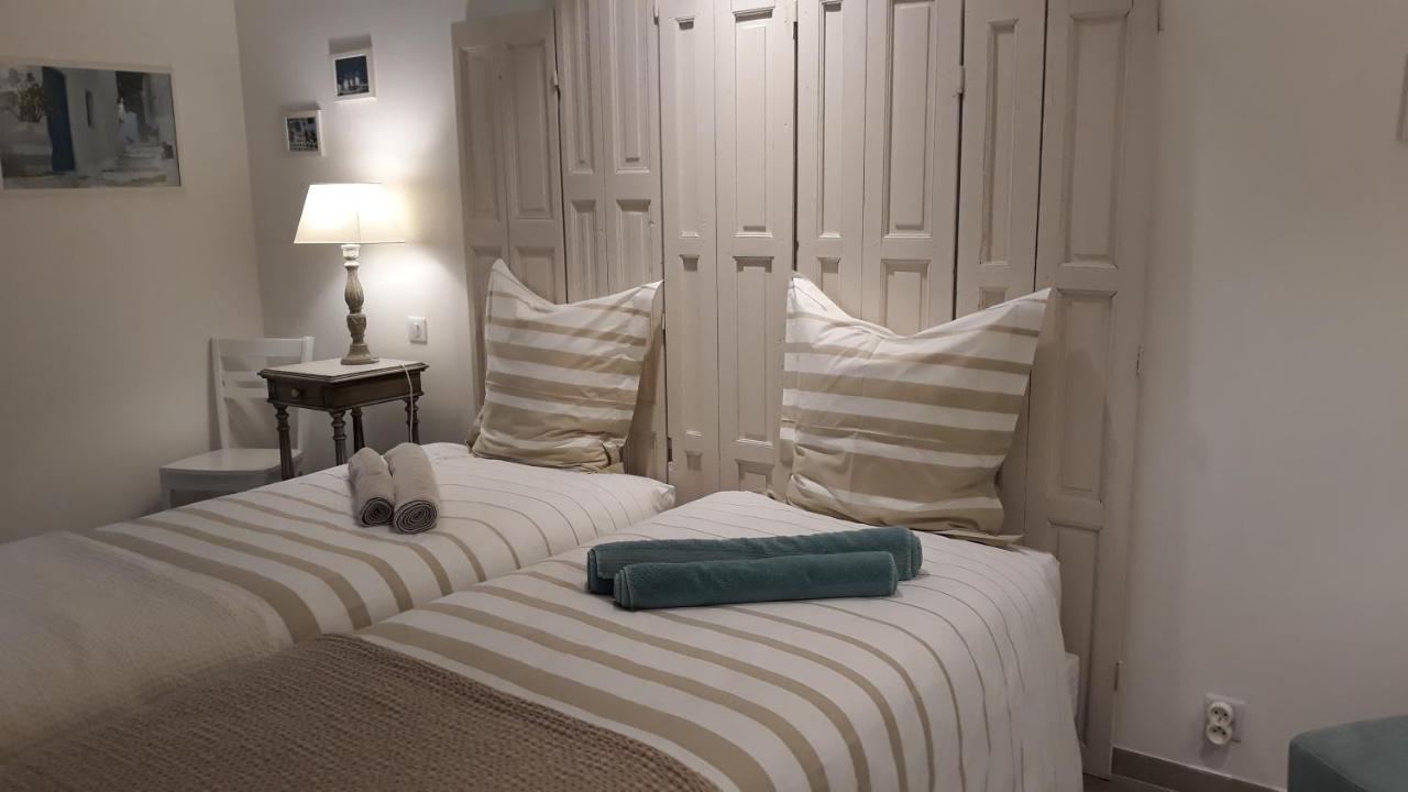 ニーム Sous Le Neflier Bed & Breakfast エクステリア 写真